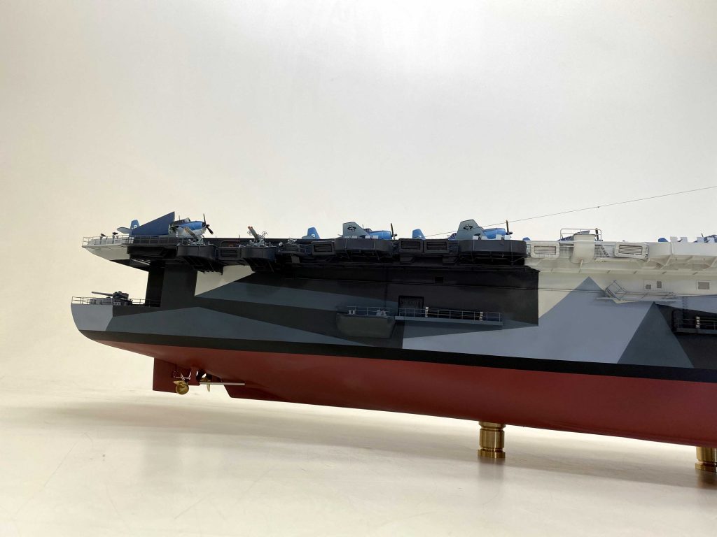 Amazon.com: Hasegawa 1:350 Scale U.S Navy Escort Carrier USS